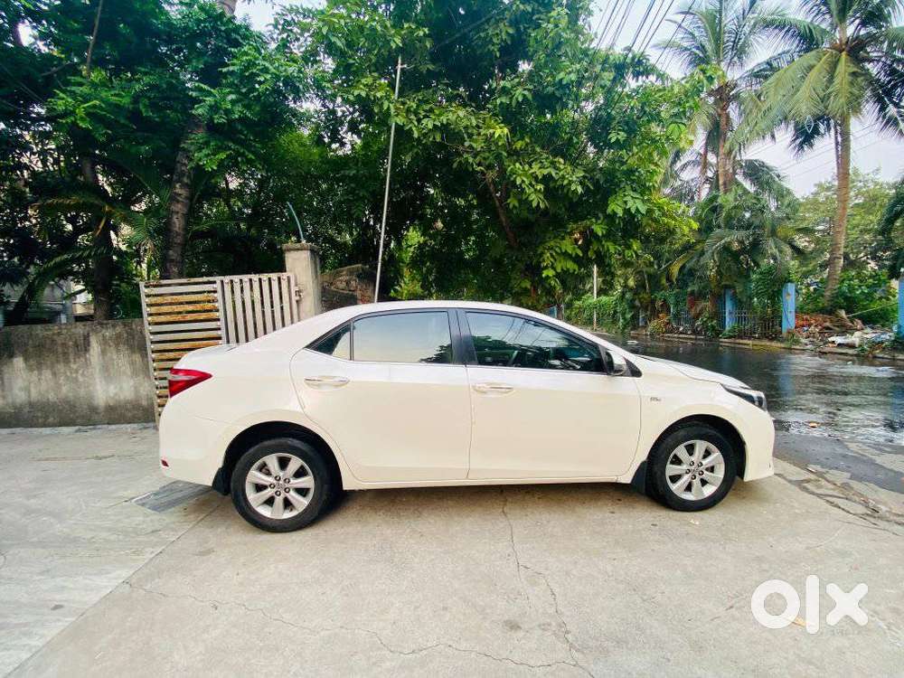 Toyota Corolla Altis 1.8g Limited, 2016, Petrol