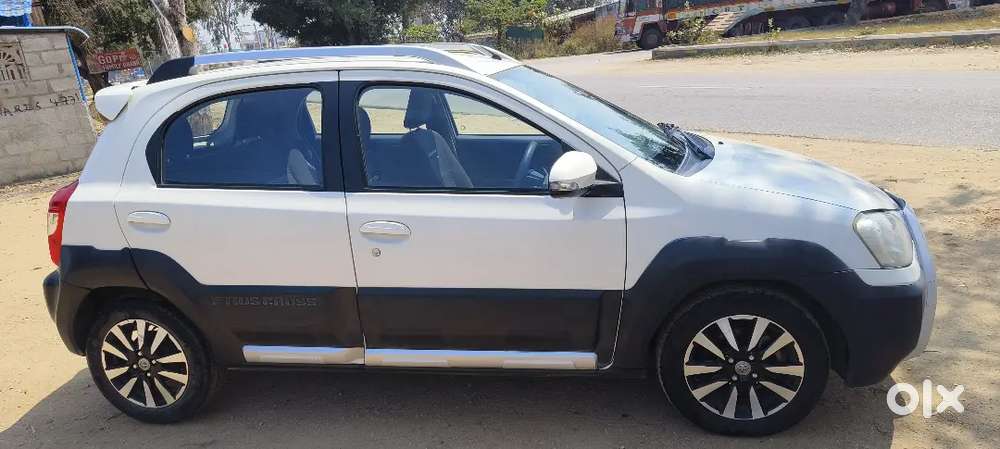 Toyota Etios Cross 2015 Diesel 125000 Km Driven