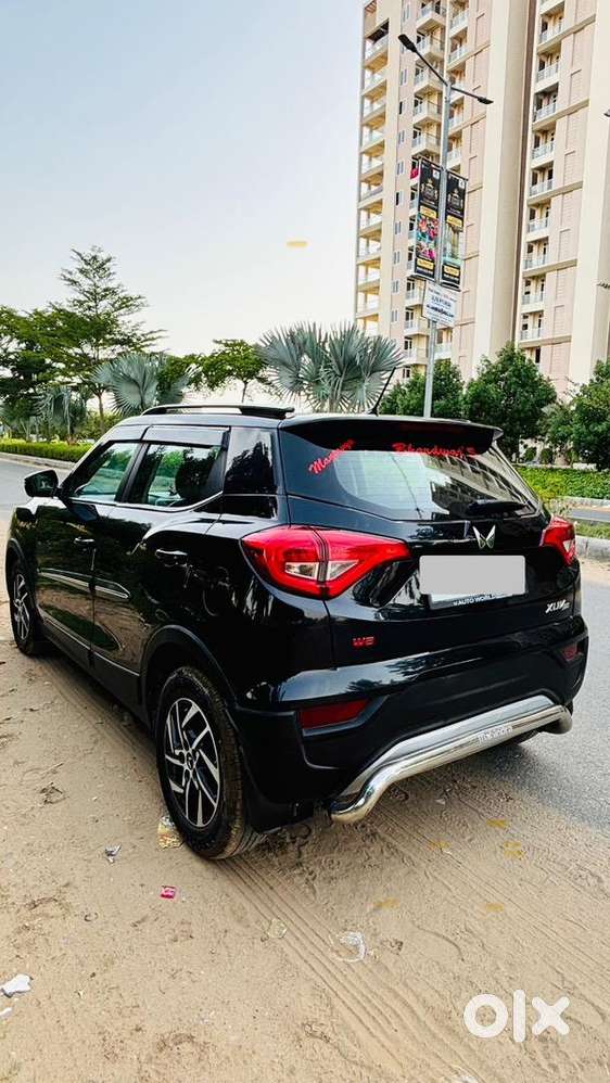 Mahindra Xuv300 Turbosport 2023 Petrol Well Maintained