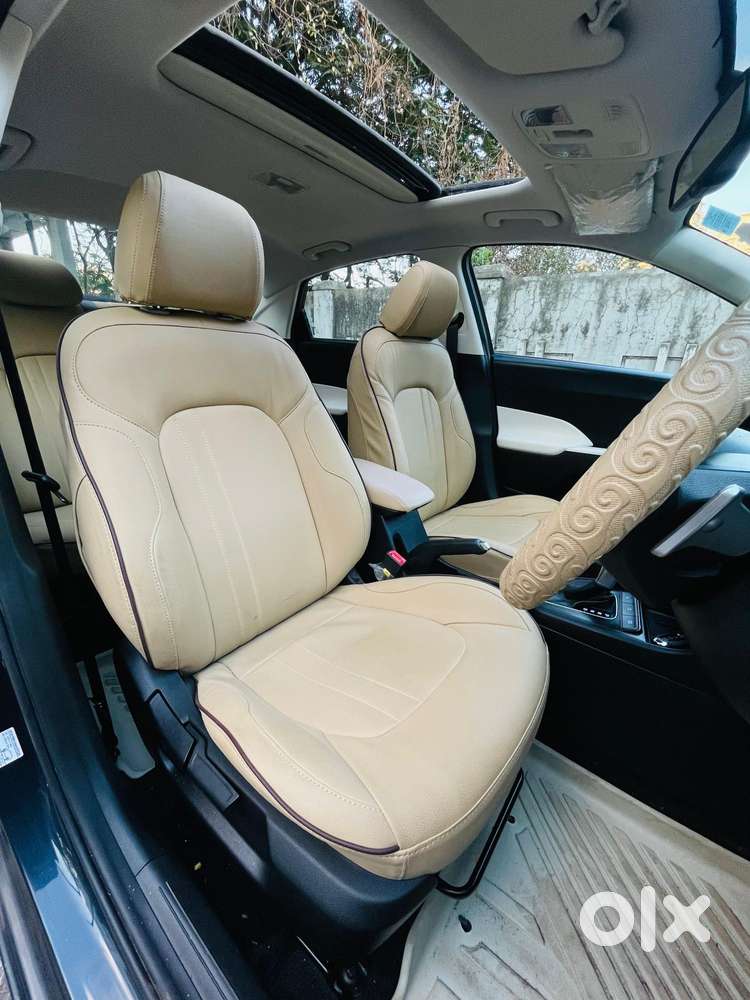 Hyundai Verna 1.5 Sx Ivt, 2023, Petrol