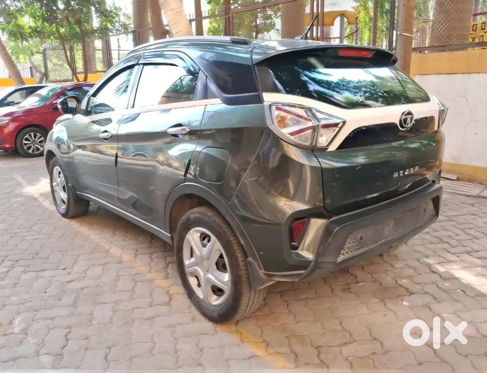 Tata Nexon Sunroof Xma Petrol