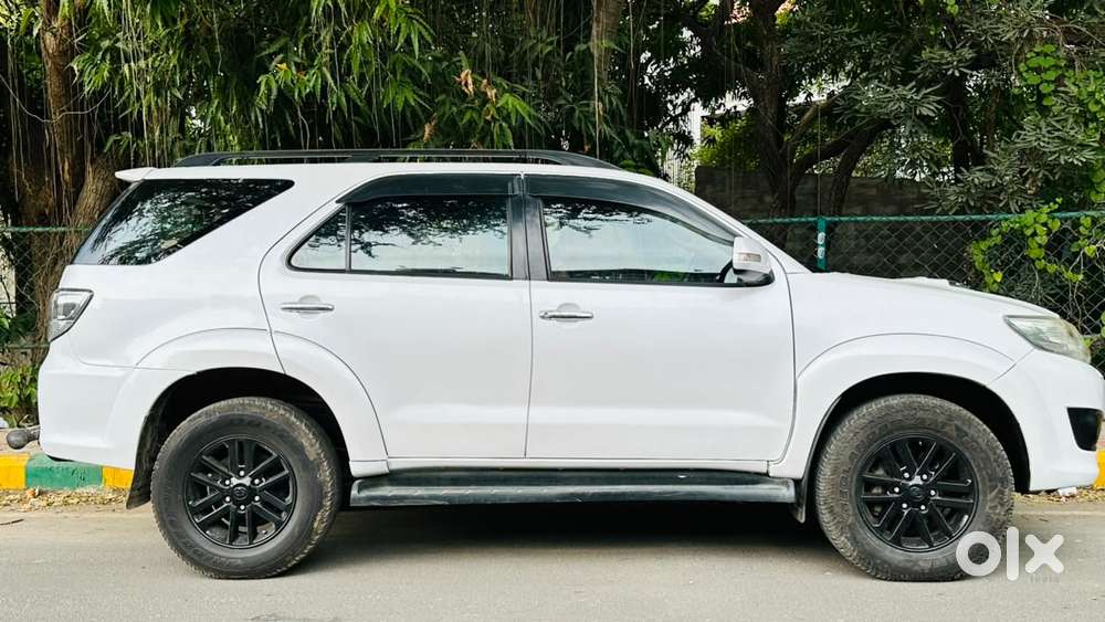 Toyota Fortuner 4x2 Manual, 2012, Diesel