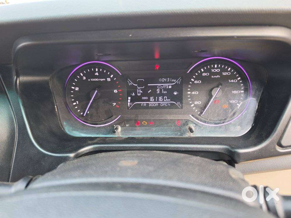 Mahindra Marazzo M4, 2021, Diesel