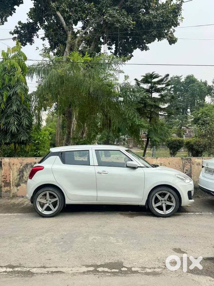 Maruti Suzuki Swift 2018 Petrol 64000 Km Driven
