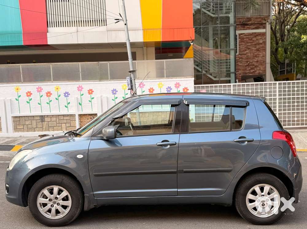 Maruti Suzuki Swift Vvt Zxi, 2011, Petrol