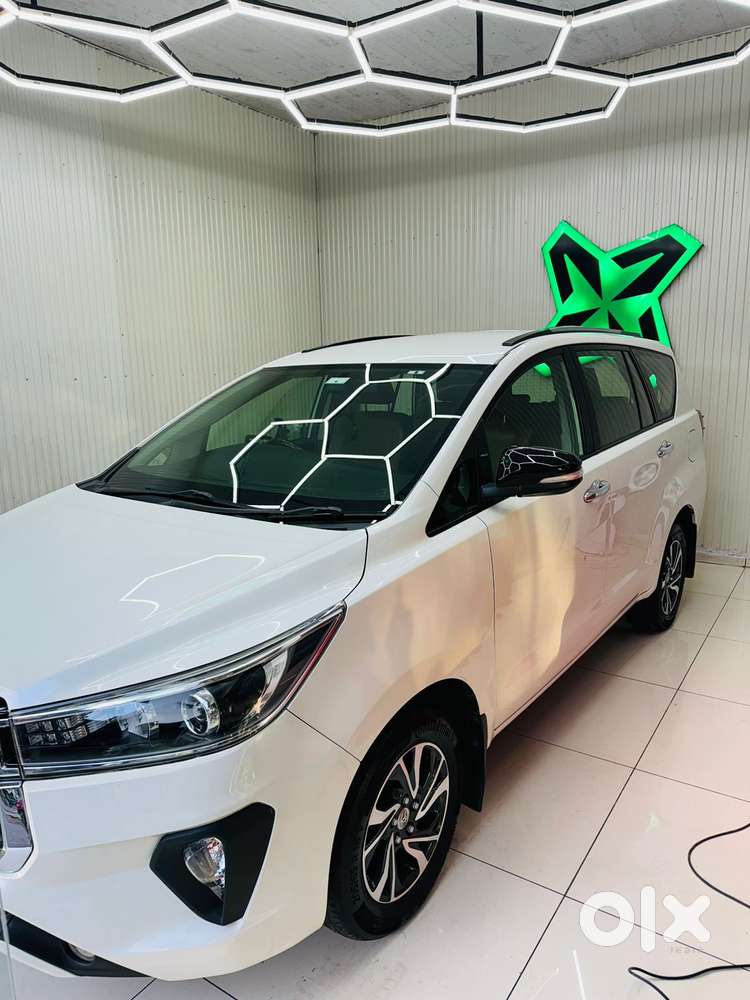 Toyota Innova Crysta 2.8z Automatic, 2016, Diesel