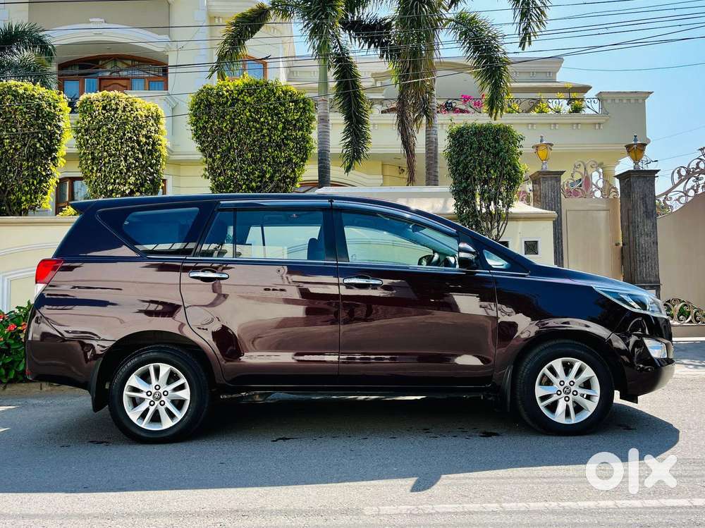 Toyota Innova Crysta 2.4 V, 2017, Diesel
