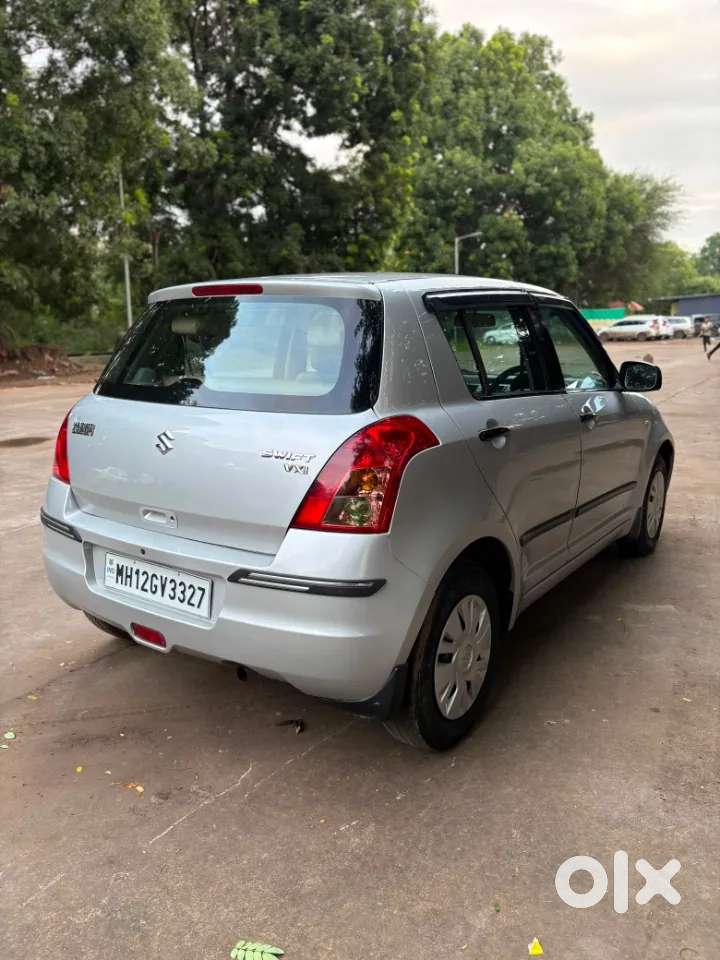Maruti Suzuki Swift Vxi, 2011, Petrol