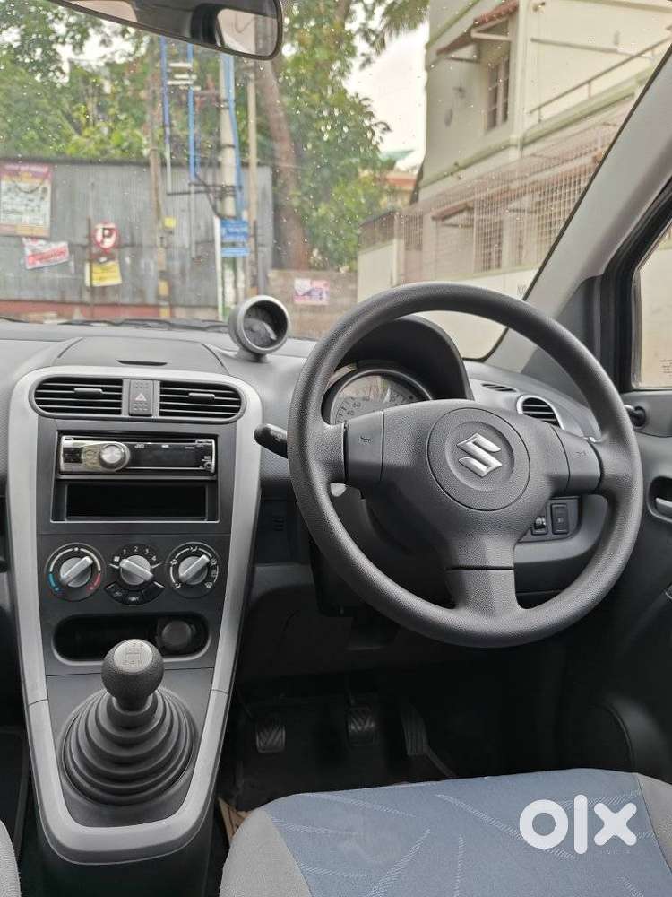 Maruti Suzuki Ritz Vxi, 2010, Petrol