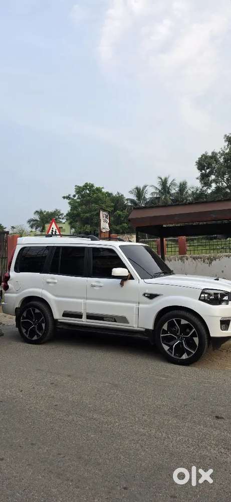 Mahindra Classic 2026 Petrol Manual