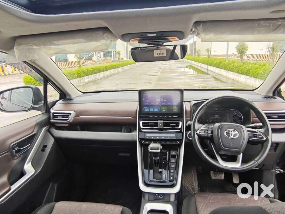 Toyota Innova Hycross 2.0 Vx Hybrid 7 Str, 2025, Cng & Hybrids