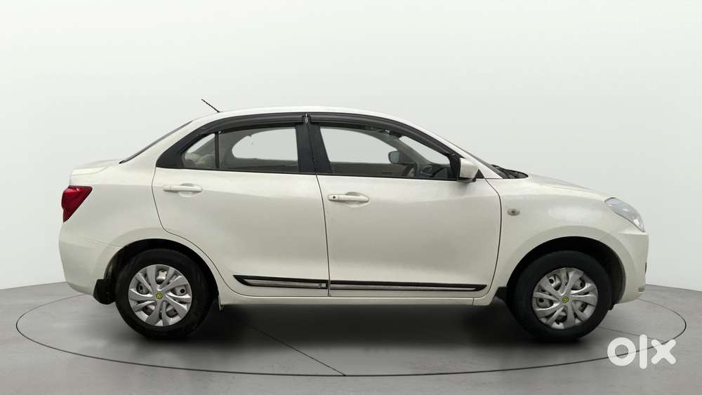 Maruti Suzuki Swift Dzire 1.2 Lxi Bsiv, 2017, Cng & Hybrids