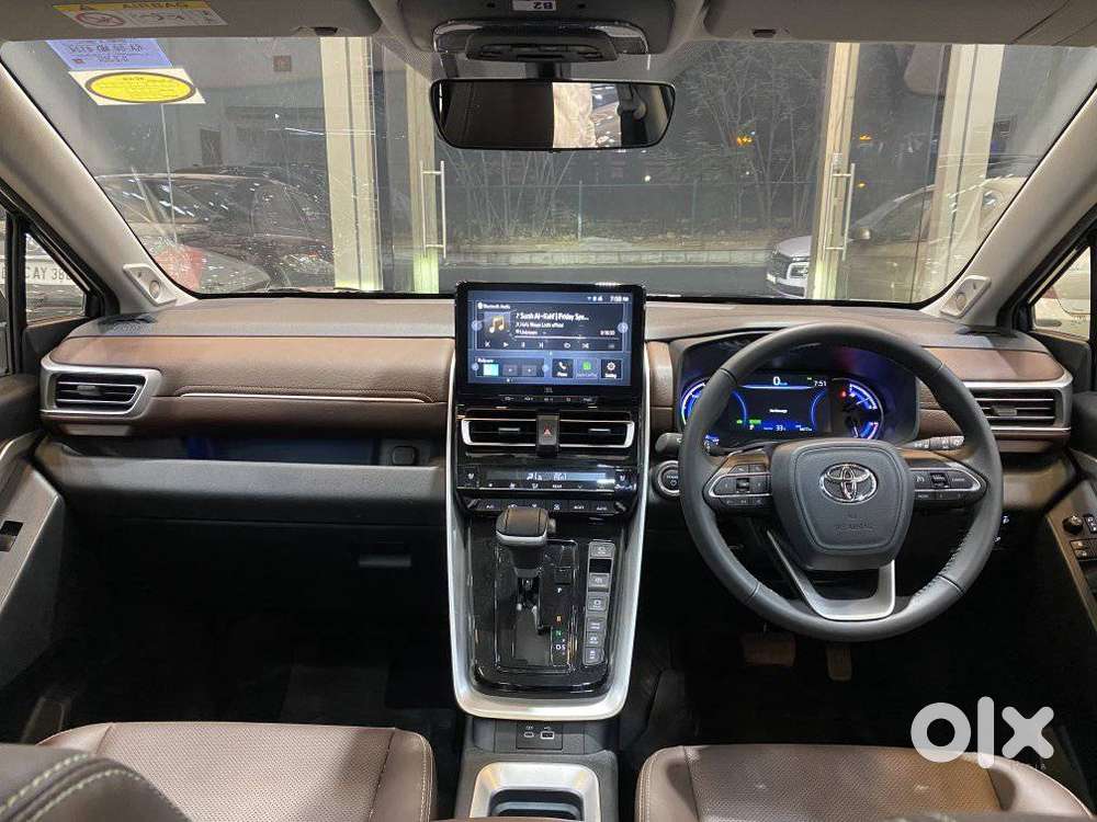 Toyota Innova Hycross 2.0 Zx Hybrid 7 Str, 2024, Petrol