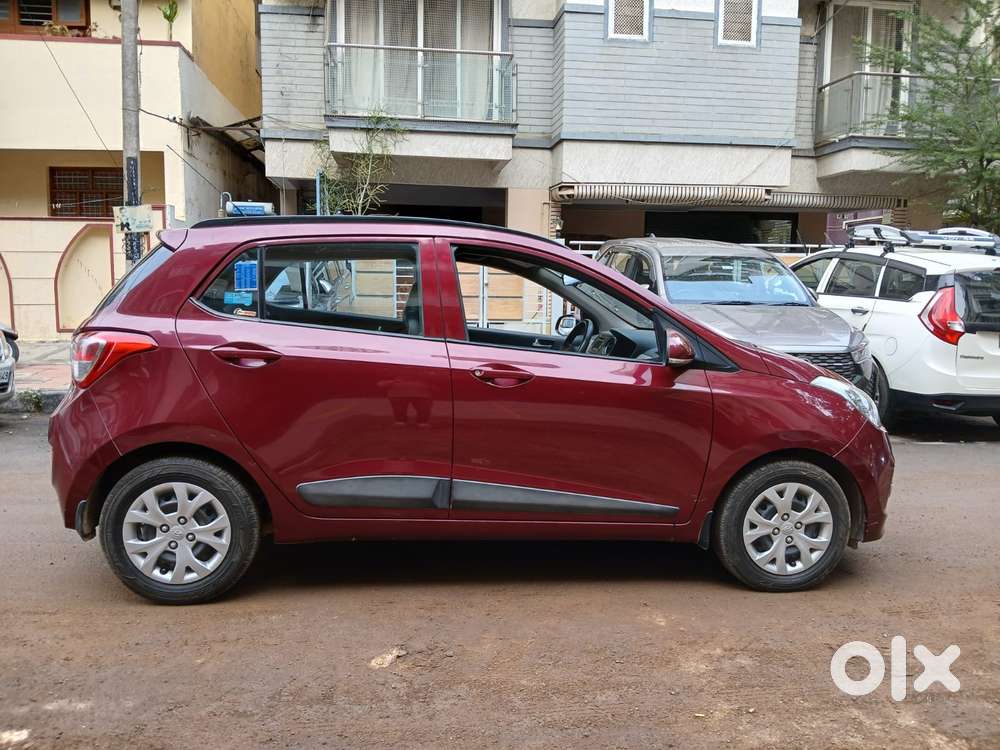 Hyundai Grand I10 Sportz, 2015, Petrol