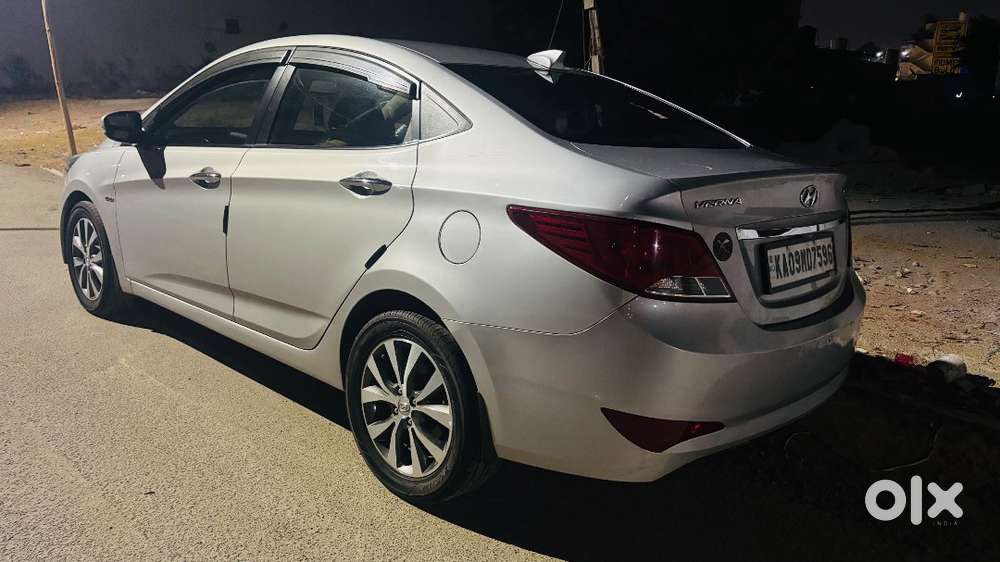 Fluidic Verna 1.6 Sx(o) Automatic Diesel Sleek Silver