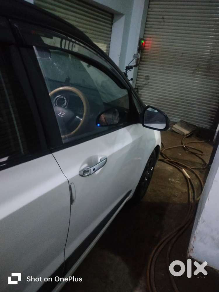 Hyundai Grand I10 Sportz 2015