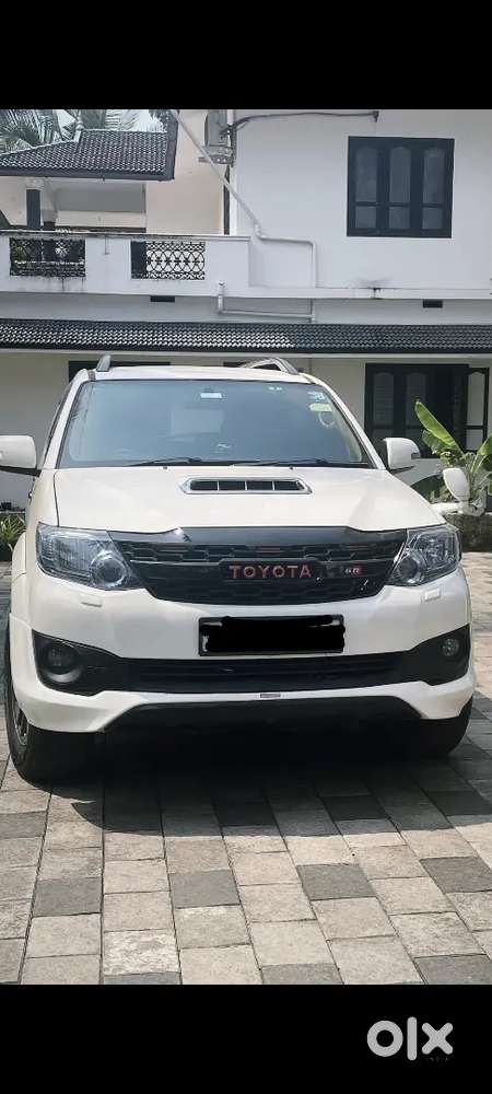 Toyota Fortuner 2015 Diesel 150000 Km Driven