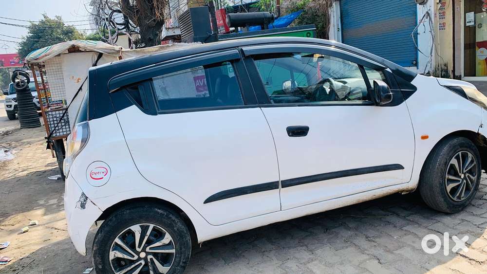 Chevrolet Beat Petrol 2015