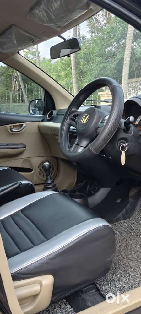 Honda Brio V Mt, 2012, Petrol