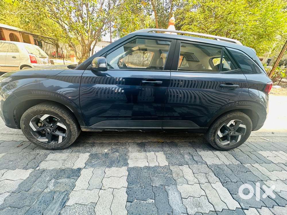 Hyundai Venue 2019 Petrol Well Maintained