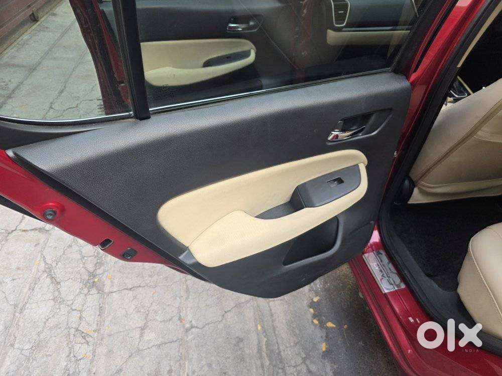 Honda City V At Sunroof, 2023, Petrol