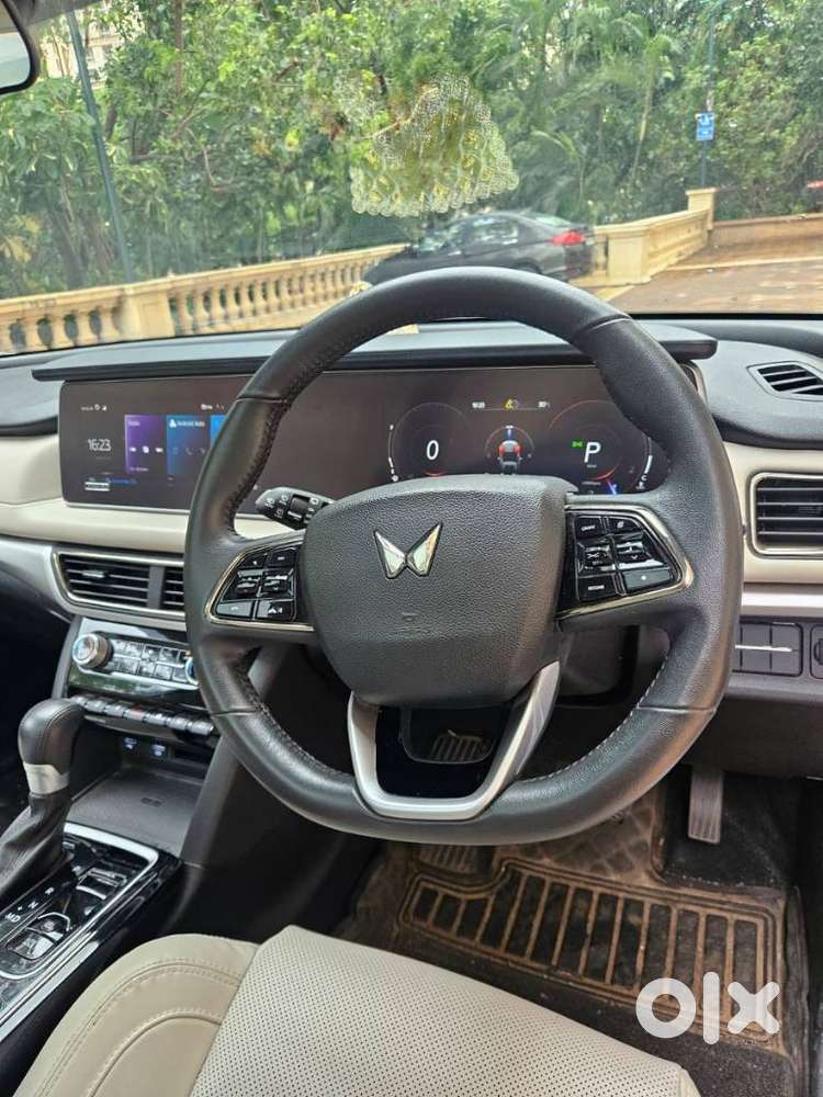 Mahindra Xuv700 2.2 Ax 7 Diesel At Luxury Pack Str, 2024, Diesel