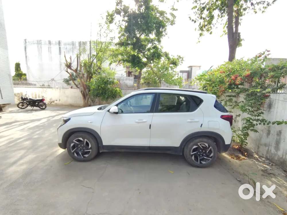 Kia Sonet 2025 Petrol 25751 Km Driven