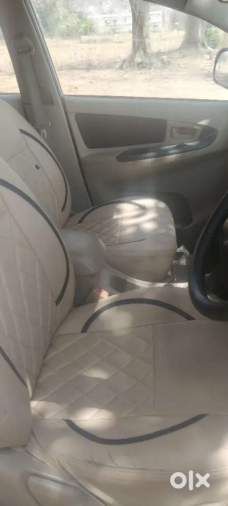 Toyota Innova 2011