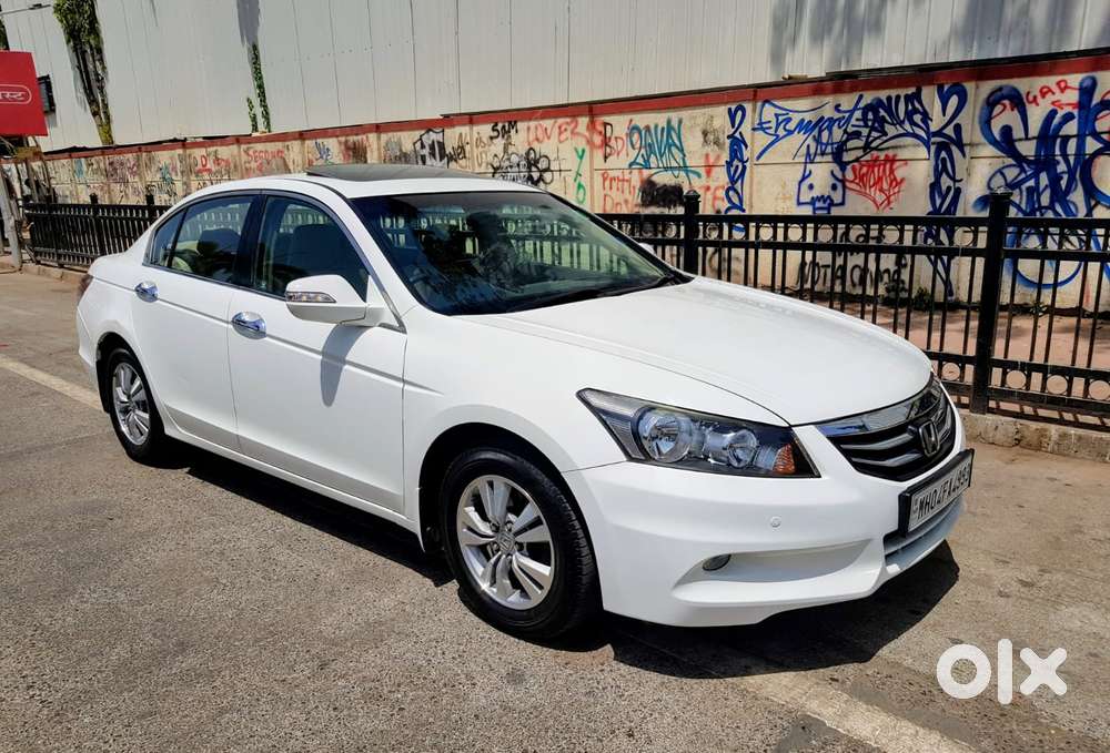 Honda Accord 2.4 Elegance Manual, 2011, Petrol