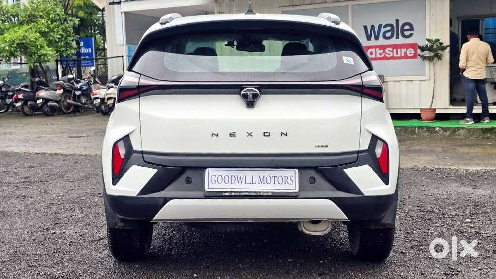 Tata Nexon Creative Plus 1.2 Revotron Petrol 6 Mt, 2025, Cng & Hybri..