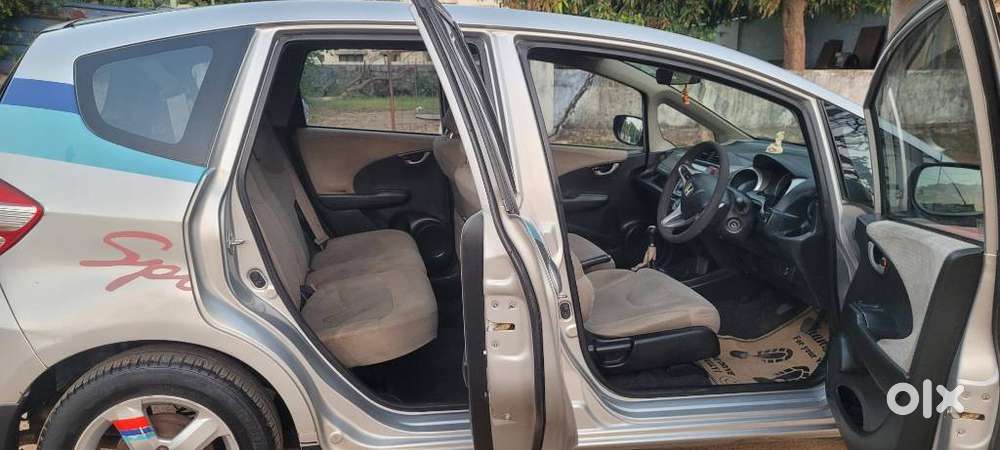 Honda Jazz V Mt Privilege, 2010, Petrol