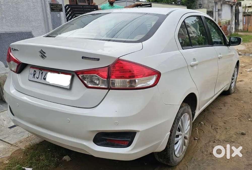 Maruti Suzuki Ciaz Sigma Petrol 2023 1st Owner Running 40000