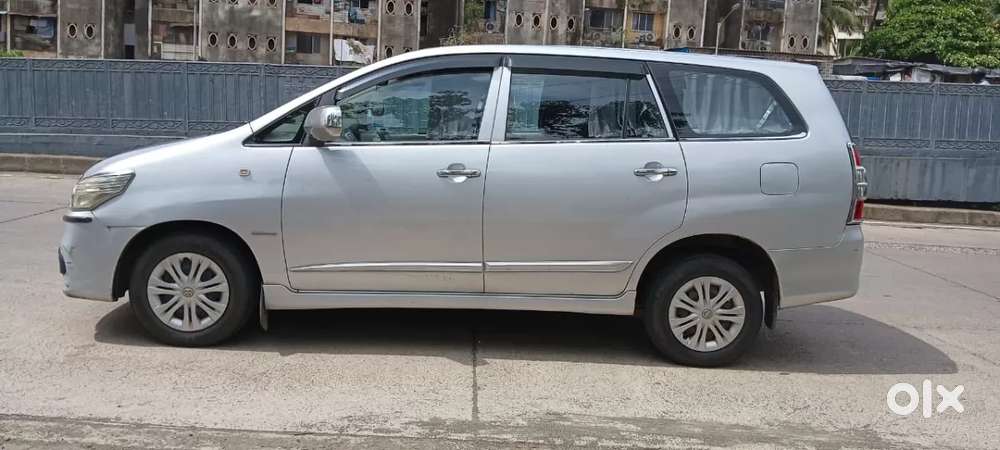 Toyota Innova 2.5 G (diesel) 8 Seater Bs Iv, 2015, Diesel