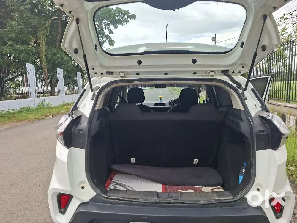 Tata Nexon 2023 November, Sunroof