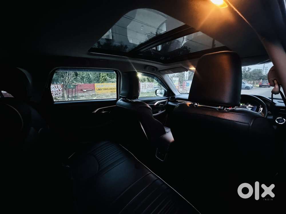 Maruti Suzuki Grand Vitara 1.5 Zeta Plus Intelligent Hybrid Ecvt, 20..