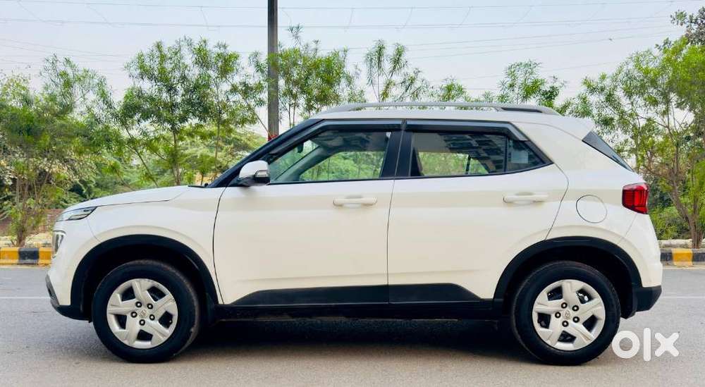 Hyundai Venue S Plus Mt 1.2 Kappa, 2022, Petrol