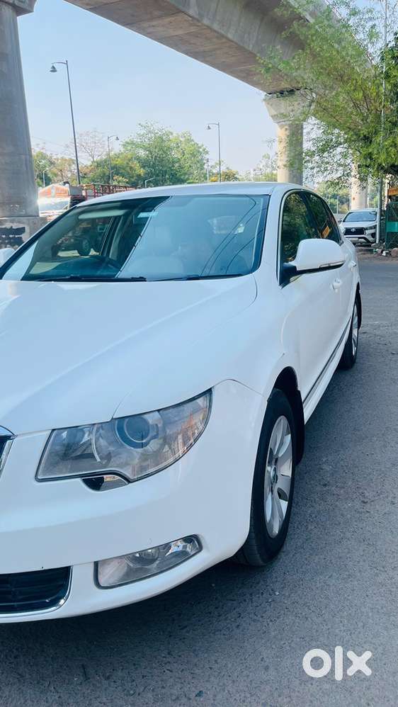 Skoda Superb Petrol 2013
