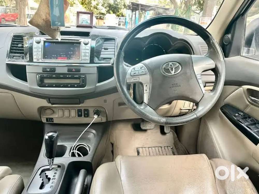Toyota Fortuner Legender 2012 Diesel 350000 Km Driven