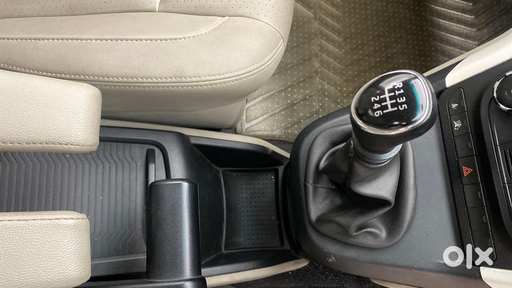 Mahindra Marazzo M8, 2018, Diesel