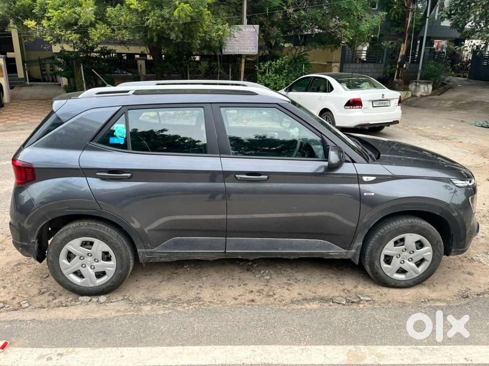 Hyundai Venue Petrol 2021