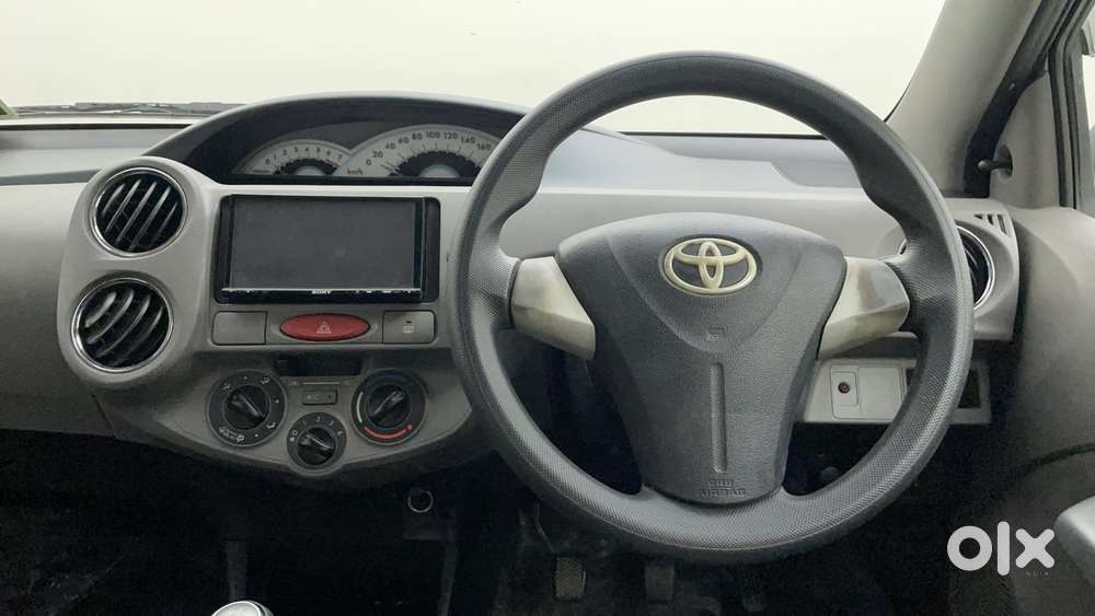 Toyota Etios 1.5 V, 2011, Petrol