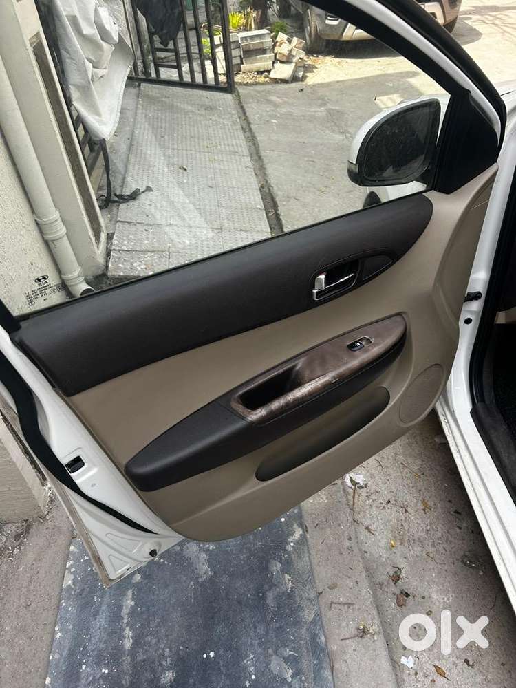 Hyundai I20 Sportz 2012 Petrol Manual  Well Maintained  51,000 Km