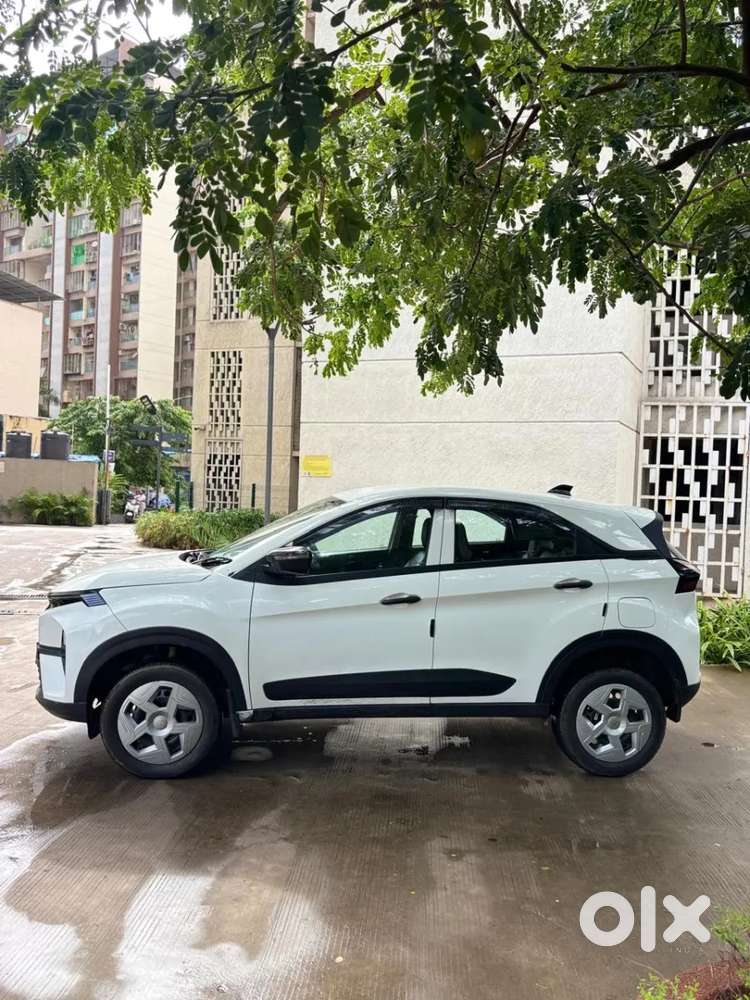 Tata Nexon, 2024, Petrol