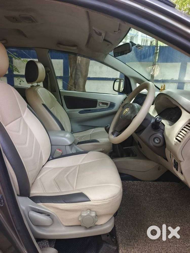 Toyota Innova 2.5 Gx 8 Str Bsiv, 2009, Diesel