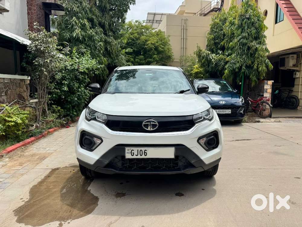 2022 Tata Nexon Petrol – Calgary White