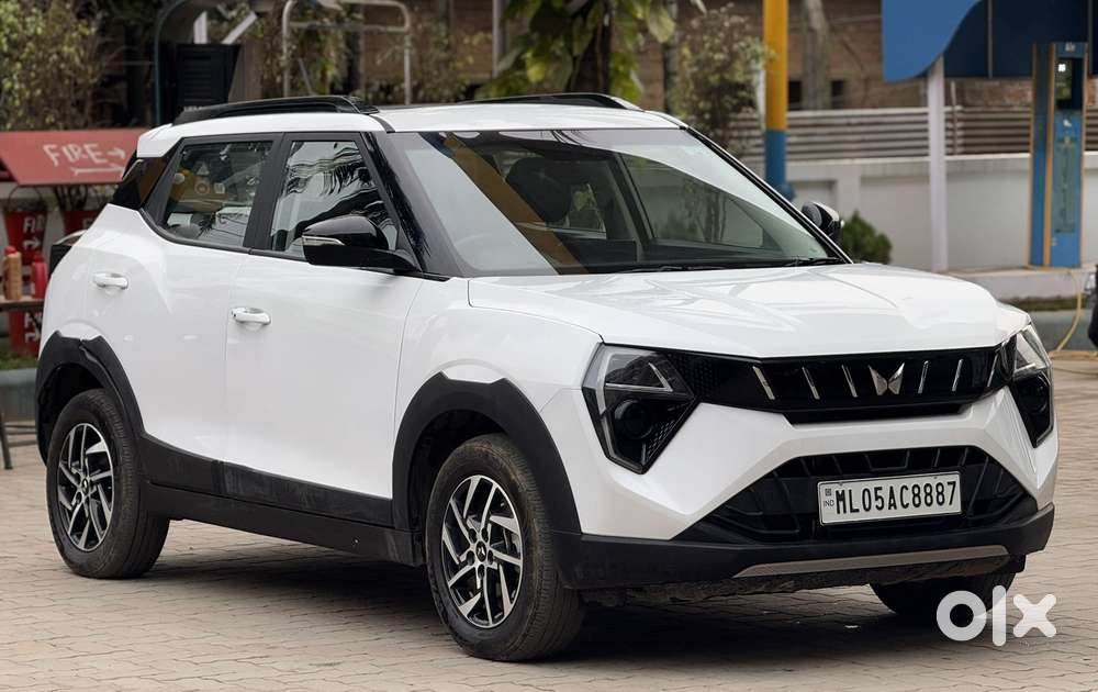 Mahindra Xuv 3xo Ax5 Pm Mt, 2024, Petrol