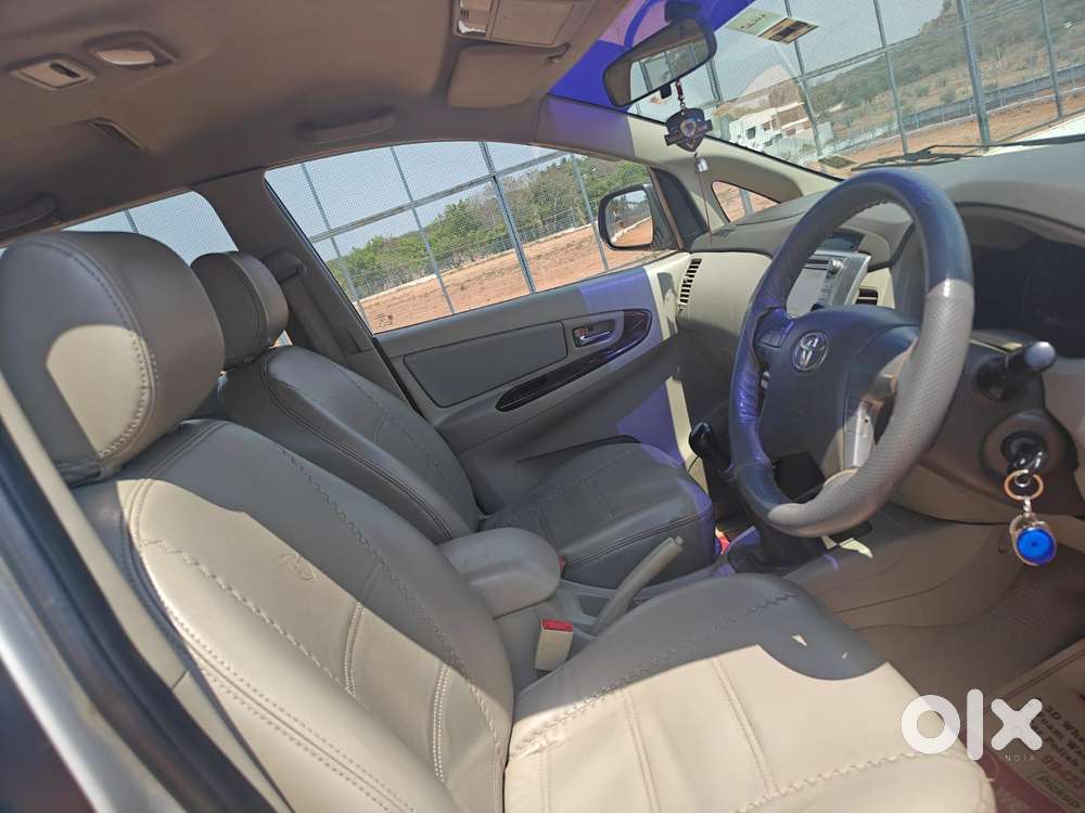 Toyota Innova 2.5 Vx 8 Seater Bs Iv, 2013, Diesel