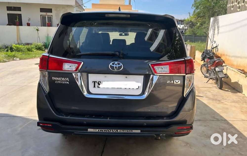 Toyota Innova Crysta 2.4 V 8 Str, 2017, Diesel