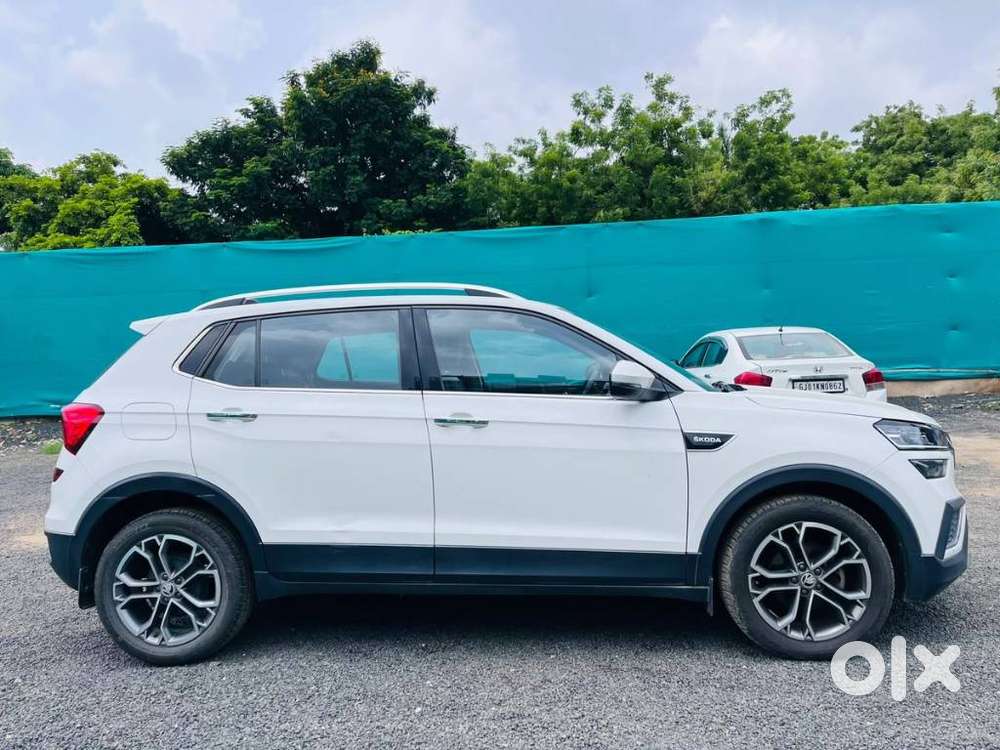 Skoda Kushaq 1.0 Tsi Style At (6 Airbags), 2023, Petrol