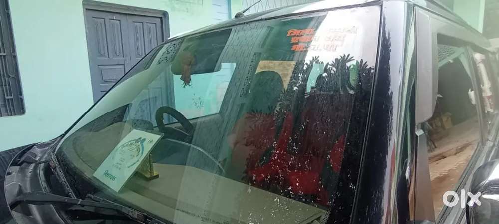 Mahindra Tuv 300 T8